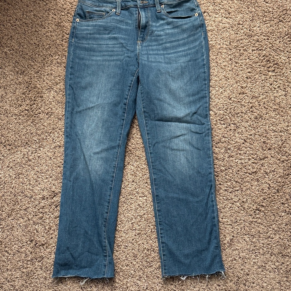 Universal Thread Women's Straight Leg Jeans in Denim Blue